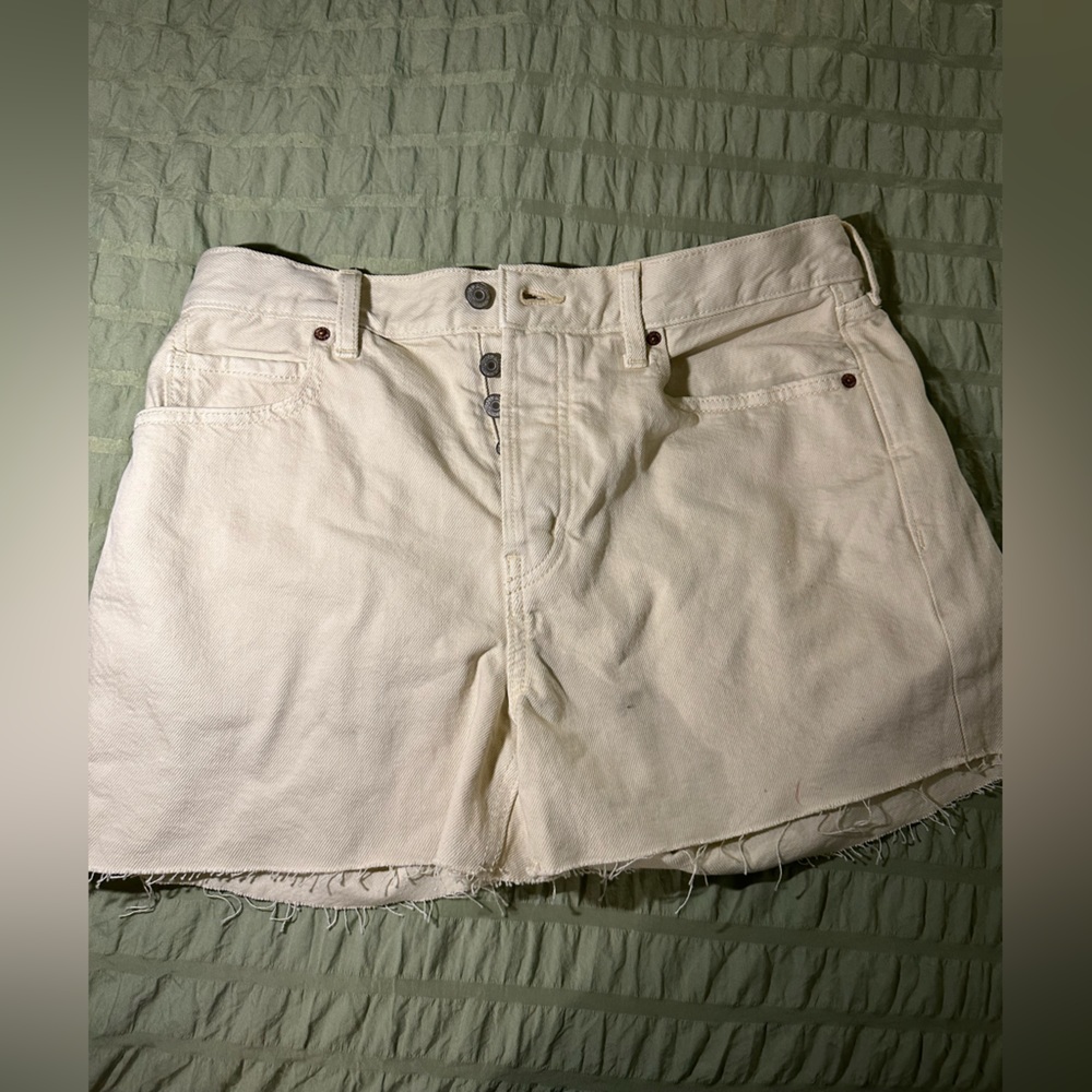 High rise slouchy straight tan jean shorts size 8 Old Navy